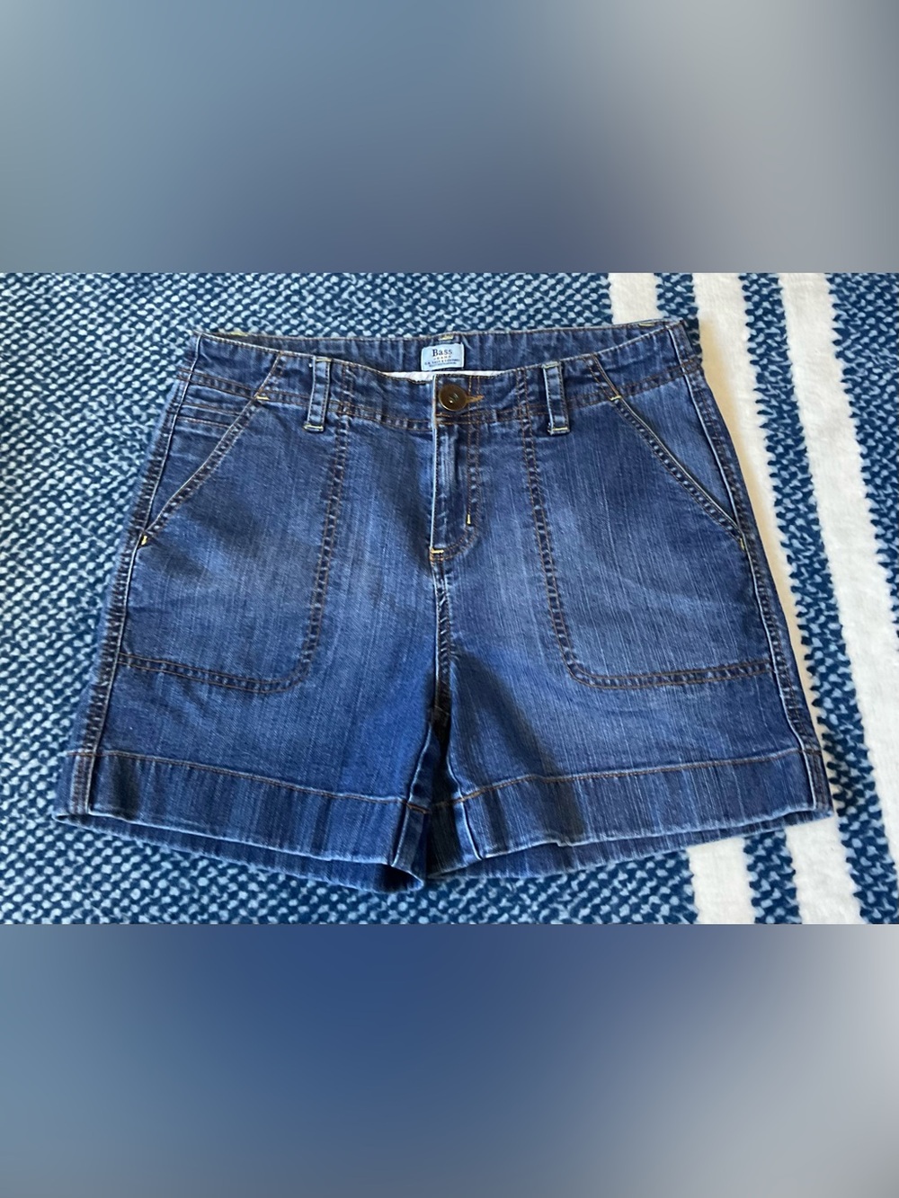 Bass Vintage Medium Wash Women’s Jean Shorts